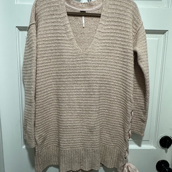Free People Heart It Laces Long Sweater Pink Small Oversized - Picture 3 of 6